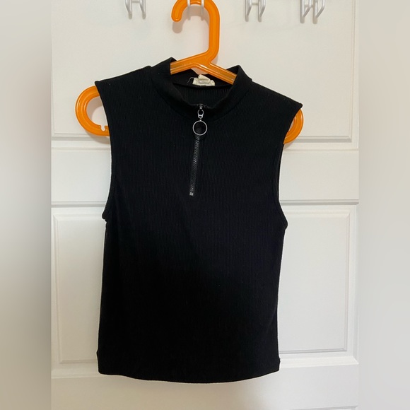 GARAGE BLACK CROP TOP SIZE SMALL - Picture 2 of 4